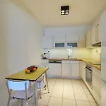Lecomte - Sunsetgate 164 아파트 *